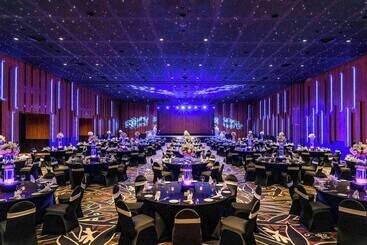 هتل Pullman Phuket Karon Beach Resort