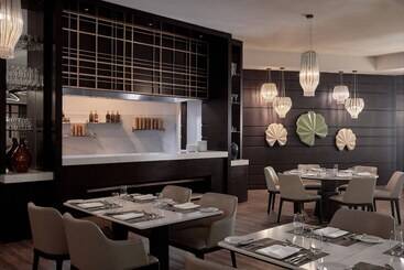 هتل Riyadh Airport Marriott