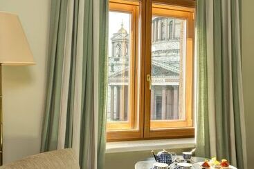 فندق Rocco Forte Astoria