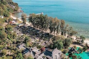 هتل Thavorn Beach Village Resort & Spa Phuket