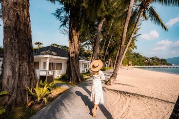 هتل Thavorn Beach Village Resort & Spa Phuket