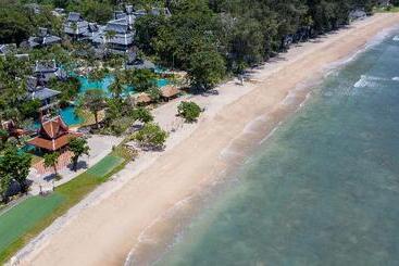 هتل Thavorn Beach Village Resort & Spa Phuket