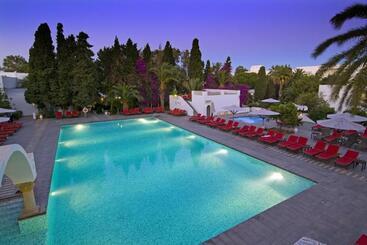 هتل The Orangers Beach Resort And Bungalows All Inclusive