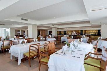 هتل The Orangers Beach Resort And Bungalows All Inclusive