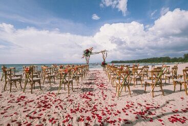 هتل The Slate Phuket