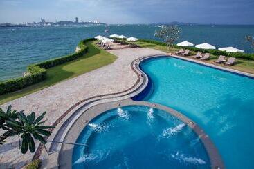 استراحتگاه Dusit Thani Pattaya