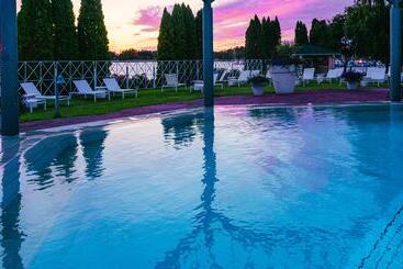 استراحتگاه Naantali Spa
