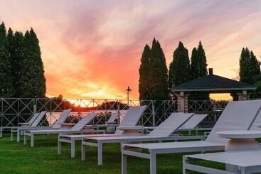 استراحتگاه Naantali Spa