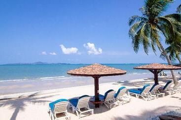 استراحتگاه Royal Cliff Group