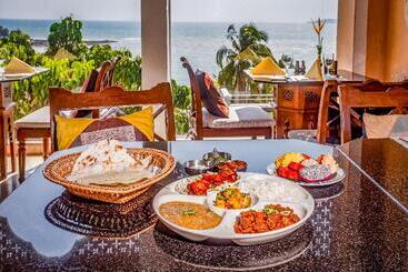 استراحتگاه Royal Cliff Group