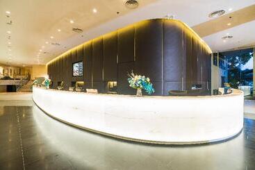 استراحتگاه Royal Cliff Group