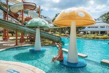 Thavorn Palm Beach Resort Phuket