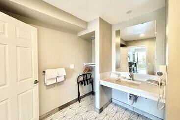 هتل Alamo Inn And Suites  Convention Center