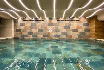 Almira Hotel Thermal Spa & Convention Center