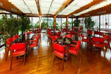 Almira Hotel Thermal Spa & Convention Center