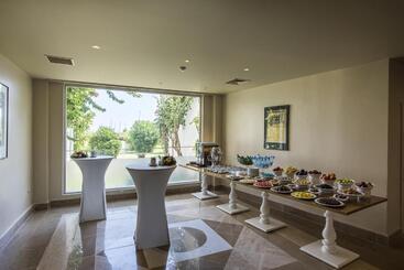Altin Yunus Hotel & Spa   çeşme
