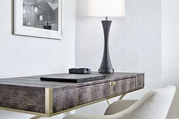 هتل Amway Grand Plazacurio Collection By Hilton