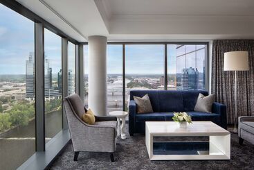 هتل Amway Grand Plazacurio Collection By Hilton