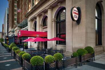 هتل Amway Grand Plazacurio Collection By Hilton