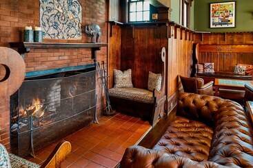 Hotel Apple Tree Inn