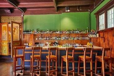 Hotel Apple Tree Inn