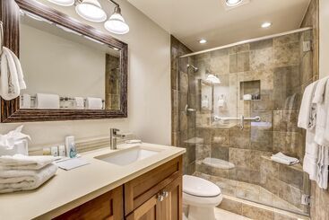 هتل Aspen Square Condominium