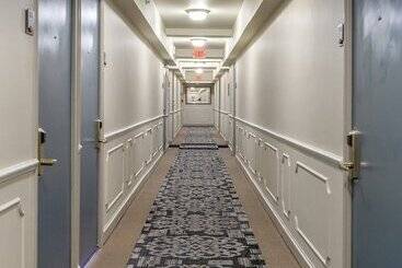 هتل Club Wyndham Avenue Plaza
