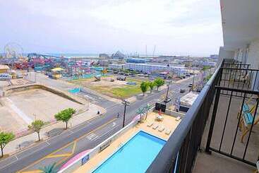 هتل Beach Terrace Motor Inn