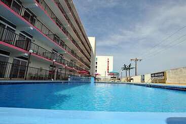 هتل Beach Terrace Motor Inn
