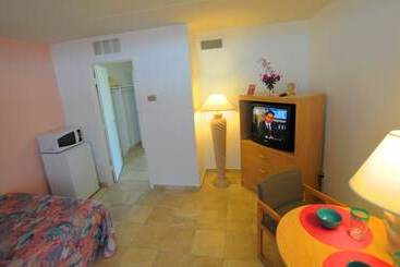 هتل Beach Terrace Motor Inn