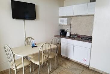 هتل Beach Terrace Motor Inn