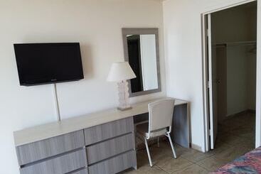 هتل Beach Terrace Motor Inn
