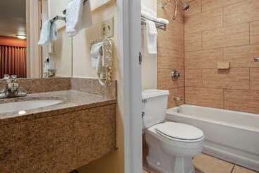 هتل Best Western Tulsa Airport