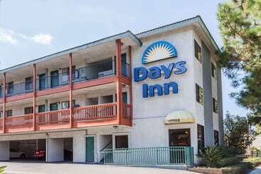 هتل Days Inn By Wyndham Anaheim West