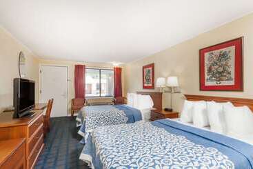 هتل Days Inn By Wyndham Dover Downtown