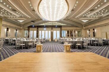 هتل Dedeman Istanbul