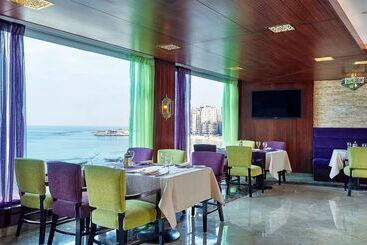 هتل Hilton Alexandria Corniche