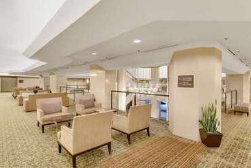 هتل Hilton Anaheim