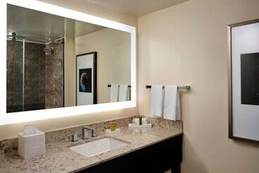 هتل Hilton Atlanta Airport