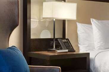 هتل Hilton Atlanta Airport