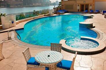 هتل Hilton Cairo Zamalek Residences