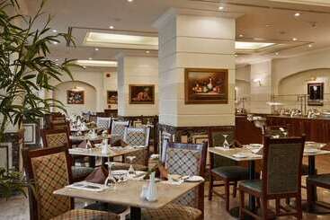 هتل Hilton Cairo Zamalek Residences