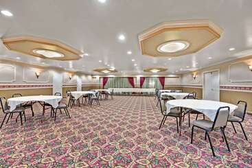 هتل Howard Johnson By Wyndham Galloway Atlantic City Area
