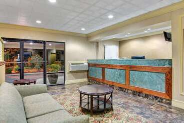هتل Howard Johnson By Wyndham Galloway Atlantic City Area