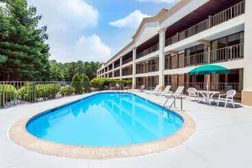 هتل Howard Johnson By Wyndham Galloway Atlantic City Area
