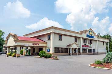 هتل Howard Johnson By Wyndham Galloway Atlantic City Area
