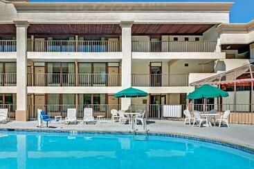 هتل Howard Johnson By Wyndham Galloway Atlantic City Area