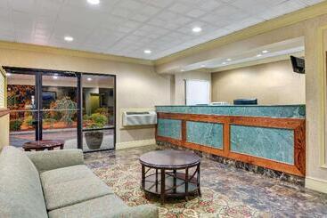هتل Howard Johnson By Wyndham Galloway Atlantic City Area