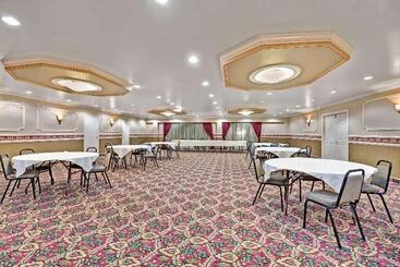 هتل Howard Johnson By Wyndham Galloway Atlantic City Area