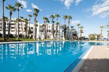 هتل L Orient Palace Resort And Spa